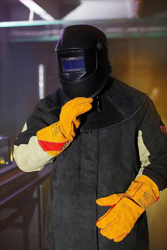 Краги спилковые ГРЕНАДЕР - upload/resize_cache/iblock/244/bxhdmbbdwrz11py37g4syhqavg33jqab/640_1002_1821712164bebe8964a3cb4f91f48bb72/Svarka_23_12_240919_1280x1920
