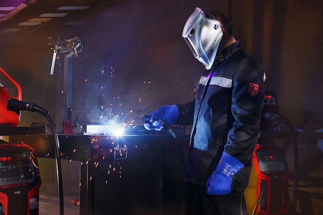 Краги спилковые ЛЮКС синие - upload/resize_cache/iblock/3fc/5ve31ppgs677zplt3tvfxh7p1c7tw0c7/640_1002_1821712164bebe8964a3cb4f91f48bb72/Svarka_23_12_241573_1280x1920