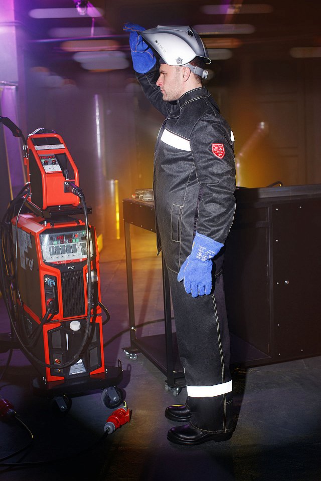 Сапоги СВАРЩИК черные - upload/resize_cache/iblock/471/3zhk62jzxmuyv30cop2d92t4cz7bxapa/640_1002_1821712164bebe8964a3cb4f91f48bb72/Svarka_23_12_241524_1280x1920