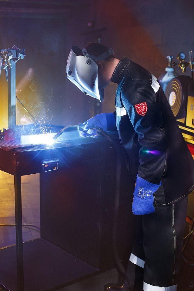 Краги спилковые ЛЮКС синие - upload/resize_cache/iblock/491/m1pc0cxj5724dsf294npai1frmbsmtqf/640_1002_1821712164bebe8964a3cb4f91f48bb72/Svarka_23_12_241581_1280x1920