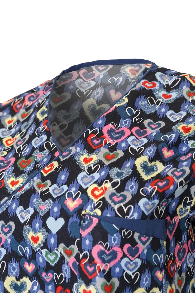 Блуза ЛИНДРЕД (Lindred) ОРИОН СТРЕЙЧ женская принт сердечки, рукав короткий - upload/resize_cache/iblock/52f/gtc5aaeognem926ugoh7yaw8rm2rce67/640_1002_1821712164bebe8964a3cb4f91f48bb72/Specodejda_19_08_2458030