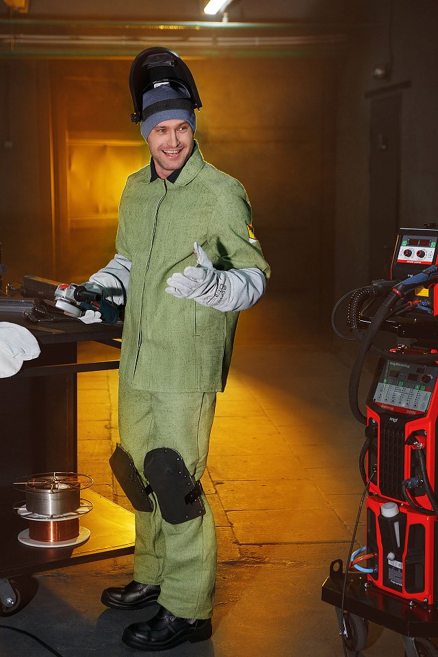 Нарукавники спилковые Минпромторг в ассортименте - upload/resize_cache/iblock/538/r6zyqq0hm3723qei8vck2nc663900ssc/640_1002_1821712164bebe8964a3cb4f91f48bb72/Svarka_23_12_2474254_1280x1920