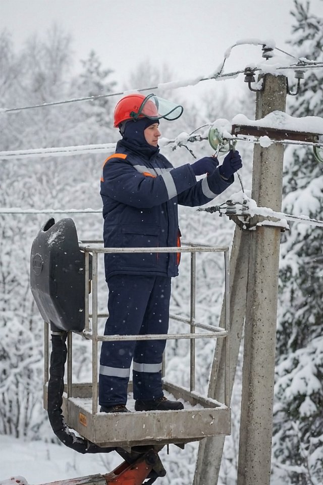 Костюм зимний для защиты от электрической дуги СП08-З, 67,4 кал/см² т.синий - upload/resize_cache/iblock/7fe/fpwplsu094vh16d0koknauwyspjgt5zv/640_1002_1821712164bebe8964a3cb4f91f48bb72/5