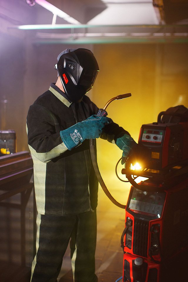 Краги спилковые ДИГГЕР+ - upload/resize_cache/iblock/9b1/wy3dqxslmbqb2vkrh2e8zy73plqx1q21/640_1002_1821712164bebe8964a3cb4f91f48bb72/Svarka_23_12_240702_1280x1920