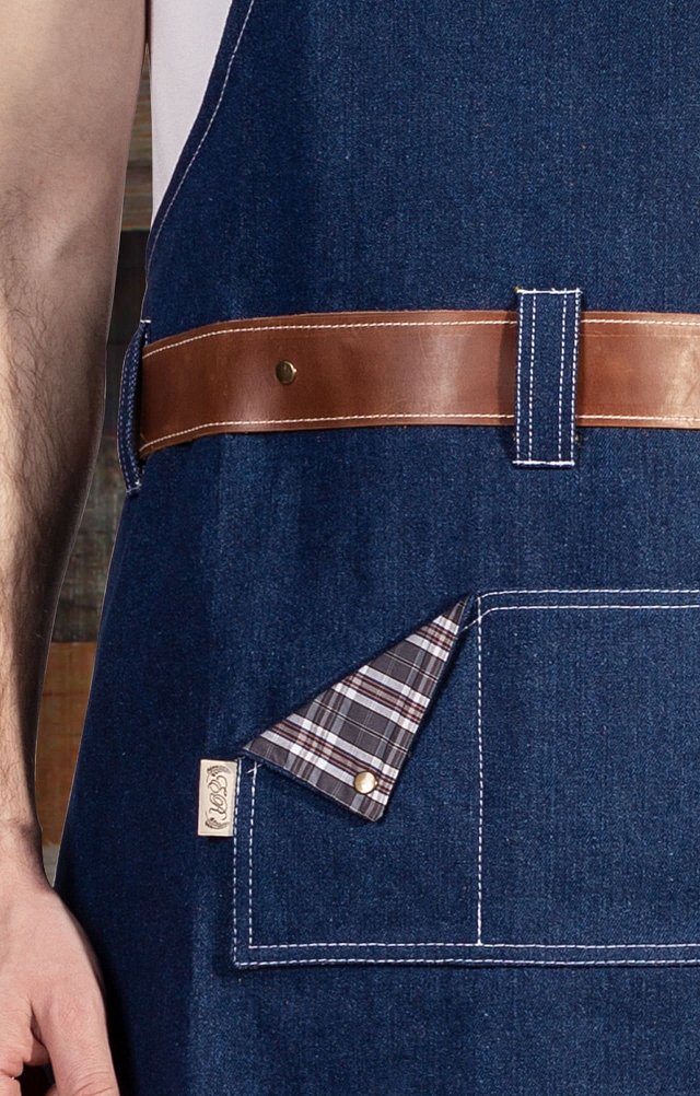 Фартук RAGNAR (Рагнар) с нагрудником dark blue denim (темно-синий джинсовый) - upload/resize_cache/iblock/9c1/640_1002_1821712164bebe8964a3cb4f91f48bb72/RAGNAR_blue_Appron_CloseUp