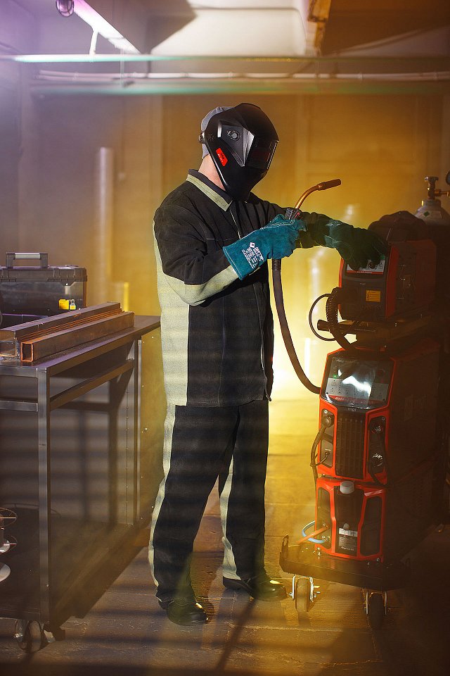 Краги спилковые ДИГГЕР+ - upload/resize_cache/iblock/abf/v2k8z9qpxx45s1po0yf37t1jjr45uujk/640_1002_1821712164bebe8964a3cb4f91f48bb72/Svarka_23_12_240699_1280x1920