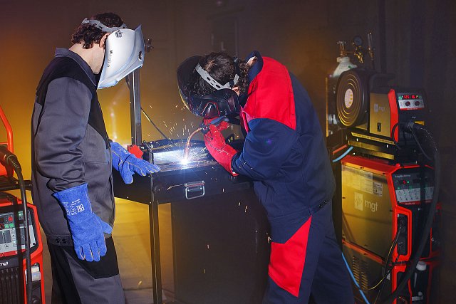 Краги спилковые ЛЮКС синие - upload/resize_cache/iblock/b53/o3hr1o9bbu97pzwvmnlfhj44oulraa98/640_1002_1821712164bebe8964a3cb4f91f48bb72/Svarka_23_12_241455_1280x1920