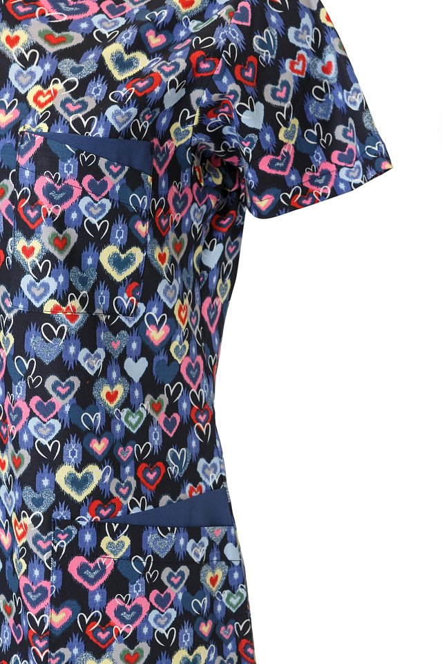 Блуза ЛИНДРЕД (Lindred) ОРИОН СТРЕЙЧ женская принт сердечки, рукав короткий - upload/resize_cache/iblock/b86/3p0xydsx0bac7d4c9h2ilukd2ro73zx8/640_1002_1821712164bebe8964a3cb4f91f48bb72/Specodejda_19_08_2458031