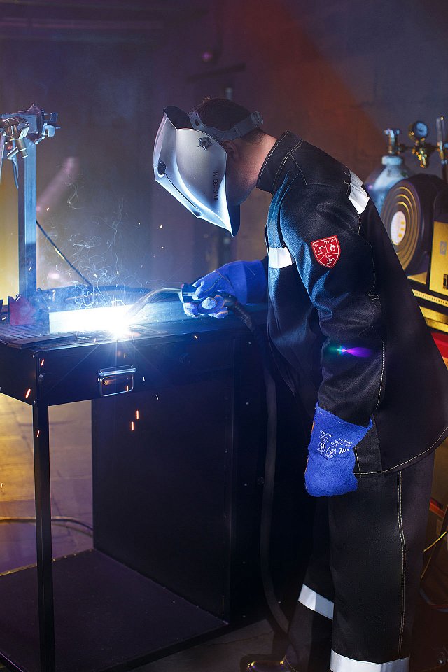 Краги спилковые ЛЮКС синие - upload/resize_cache/iblock/c5d/bn71gnuqgp8dczf1s09lpiweunaiuqb3/640_1002_1821712164bebe8964a3cb4f91f48bb72/Svarka_23_12_241579_1280x1920