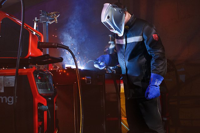 Краги спилковые ЛЮКС синие - upload/resize_cache/iblock/dda/rtugdz6eletspthotil3xto7v9myq3xe/640_1002_1821712164bebe8964a3cb4f91f48bb72/Svarka_23_12_241600_1280x1920