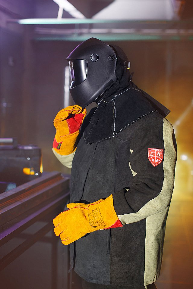 Краги спилковые ГРЕНАДЕР - upload/resize_cache/iblock/ddb/jxglsrh78zzh1n4uvplfcz9zacao2fg2/640_1002_1821712164bebe8964a3cb4f91f48bb72/Svarka_23_12_240939_1280x1920