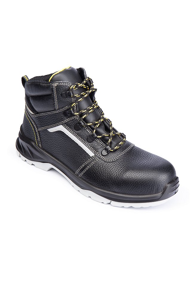 Ботинки АКСИОМ (AXIOM) 2450 S1 с КП черные - upload/resize_cache/iblock/f32/x5n7lo1g7mym4q1my24ws3uh40d74ji9/640_1002_1821712164bebe8964a3cb4f91f48bb72/MG_3682