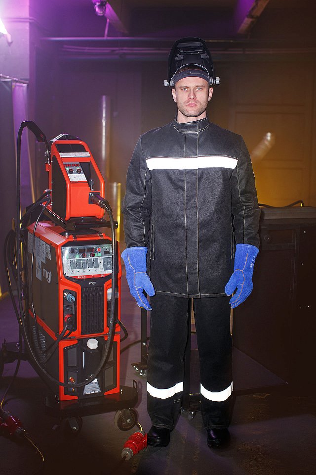 Краги спилковые ЛЮКС синие - upload/resize_cache/iblock/fd4/cuoo2s21okmq0nbm22hd0kuedgdpeium/640_1002_1821712164bebe8964a3cb4f91f48bb72/Svarka_23_12_241518_1280x1920